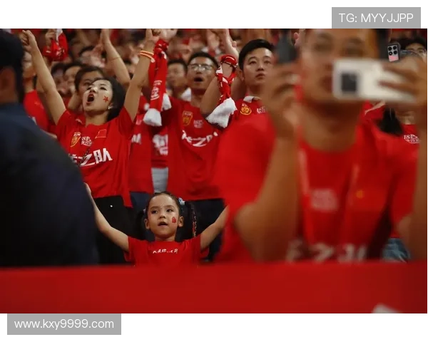 足球明星跨界演绎精彩人生电影中展现球场之外的魅力与激情